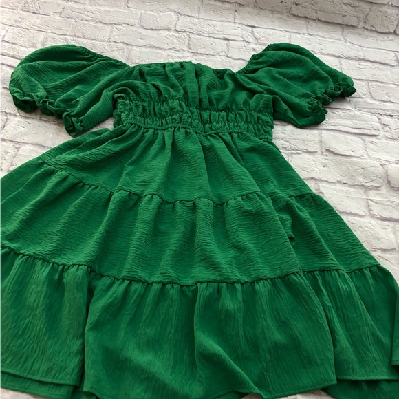 🔵”NWOT” CURVY OFF SHOULDERS Vibrant Green Tiered Dress - Picture 4 of 9